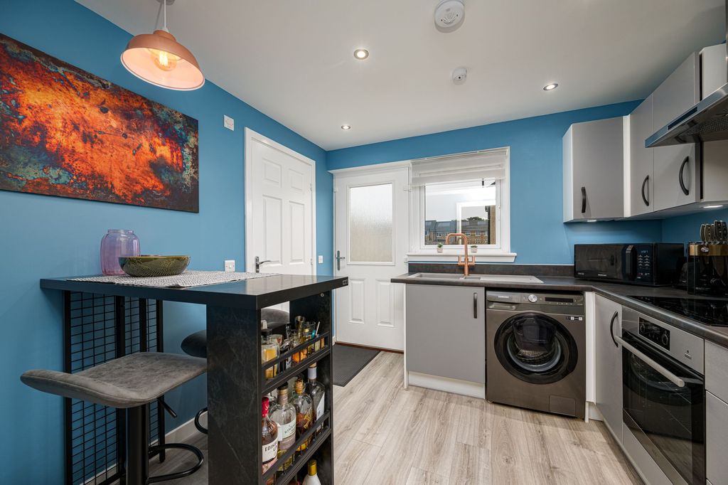 Property photo 3 of 19 Kitchen