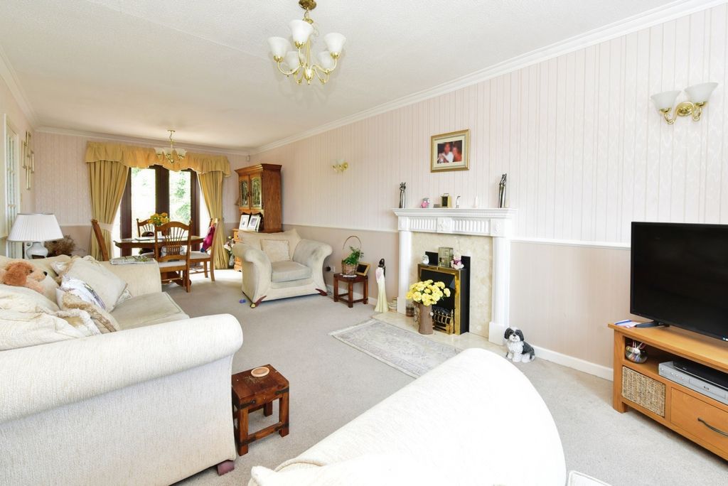 Property photo 2 of 17 Photo