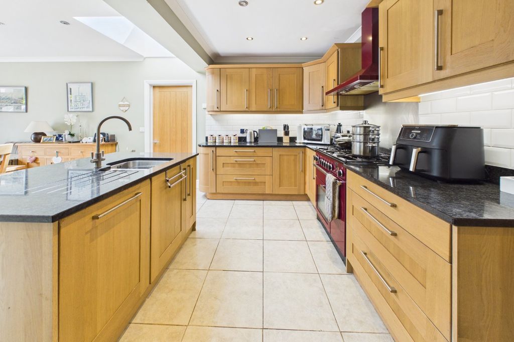 Property photo 3 of 14 Kitchen