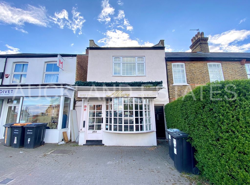 Property photo 1 of 9