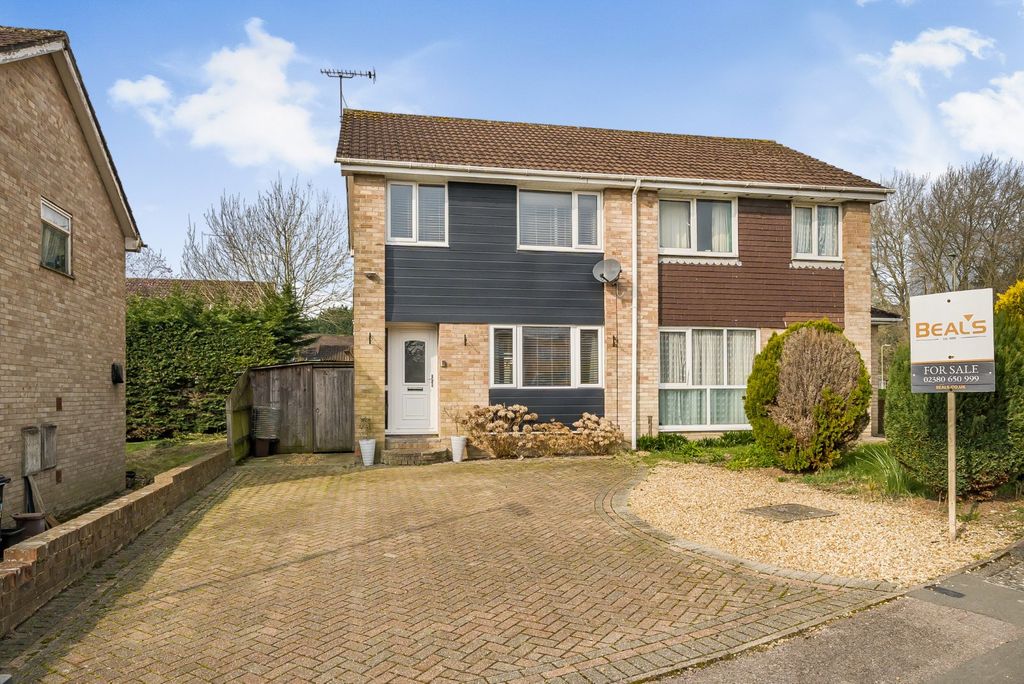 Property photo 1 of 10 External