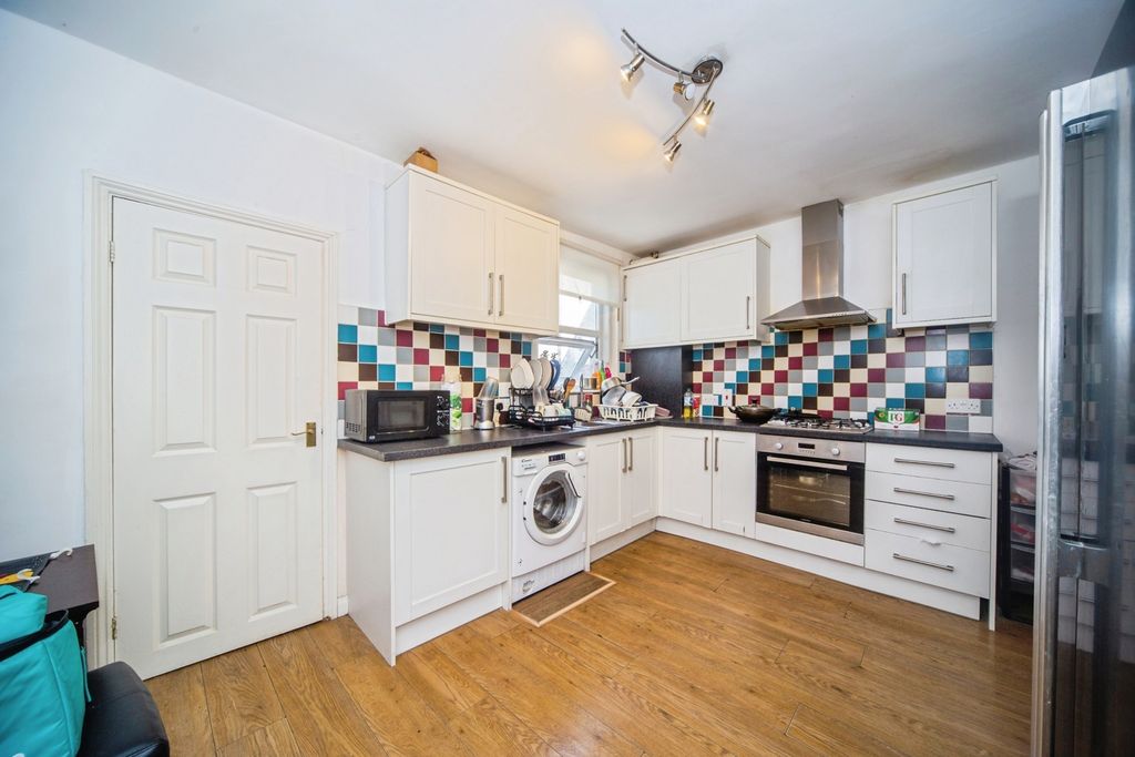 Property photo 2 of 20 Pbox-Img.Jpg