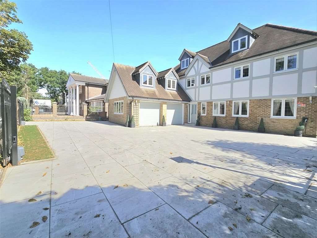 Property photo 1 of 46 Picture No. 51