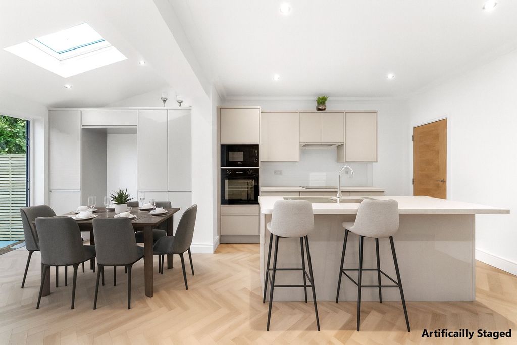 Property photo 2 of 18 Picture No. 26