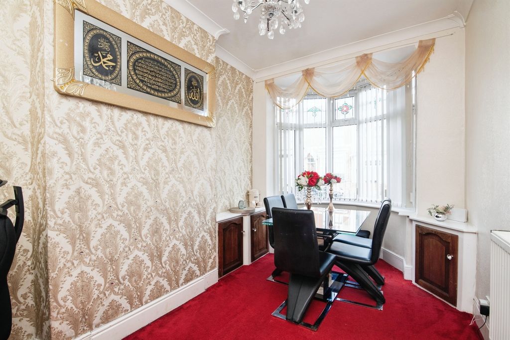 Property photo 2 of 19