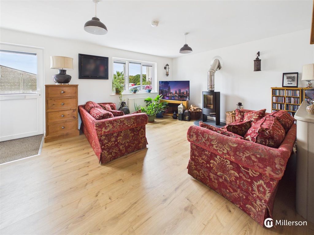 Property photo 3 of 14 Cam05092G0-Pr0249-Still004.Jpg