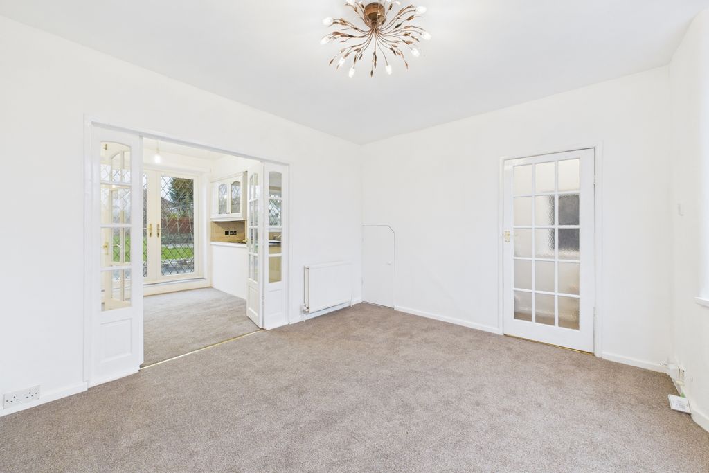 Property photo 2 of 20 Lounge