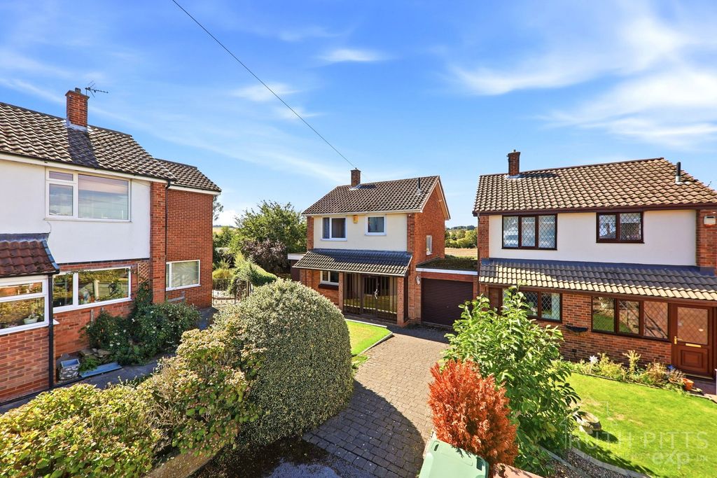 Property photo 2 of 33