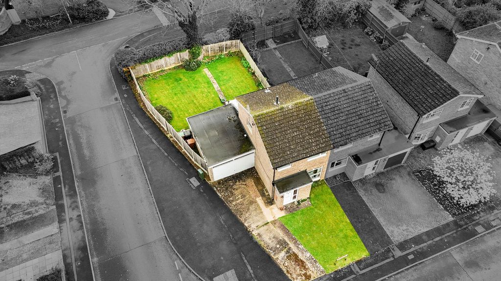 Property photo 2 of 21