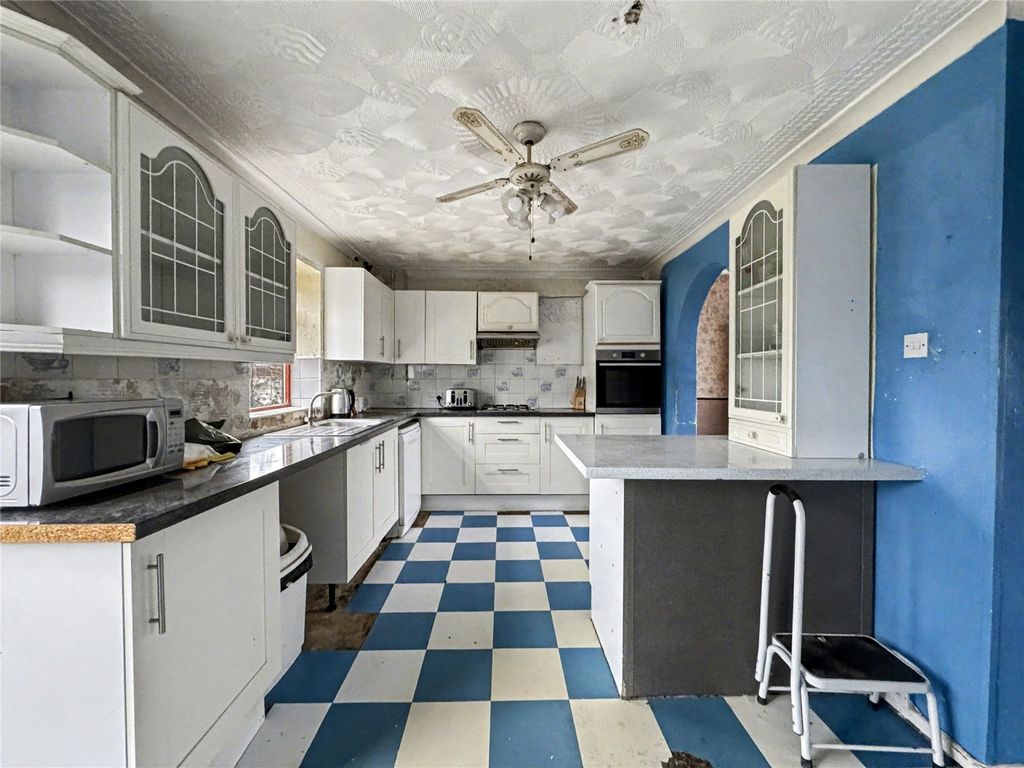 Property photo 2 of 16 Picture No. 14