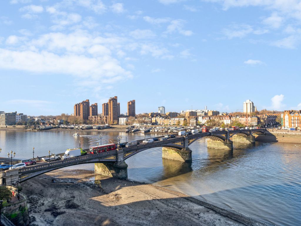 Property photo 3 of 22