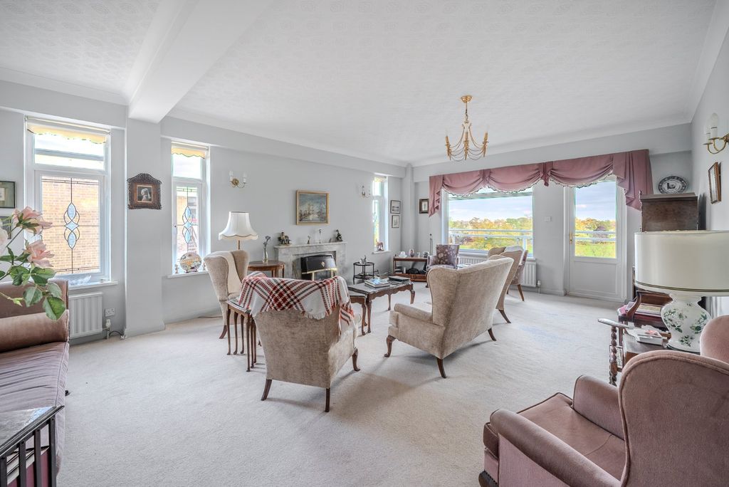 Property photo 3 of 18 Picture No. 06