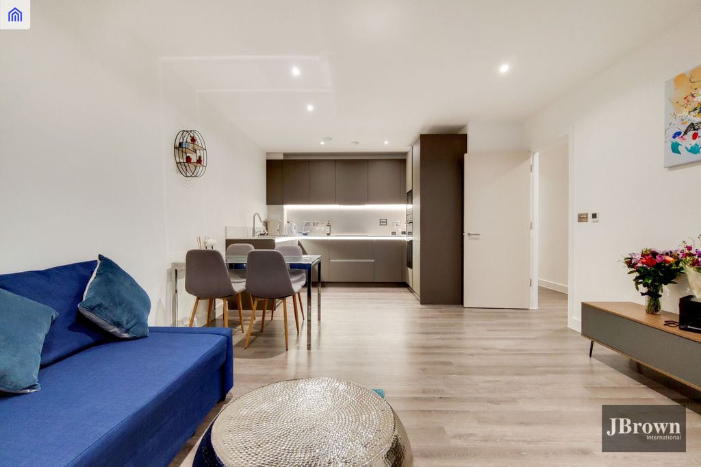 Property photo 3 of 12