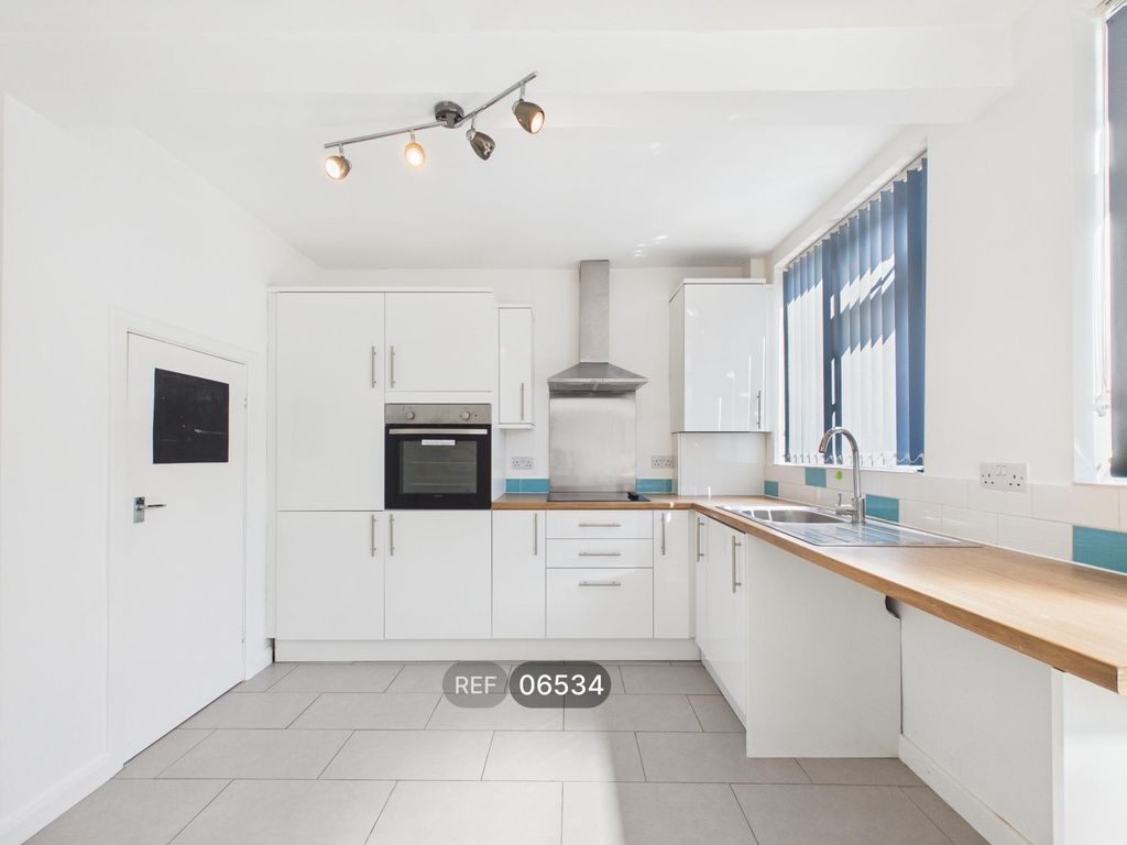 Property photo 2 of 13 Kitchen