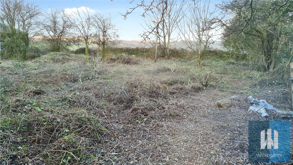 Property photo 2 of 8 Picture No. 10