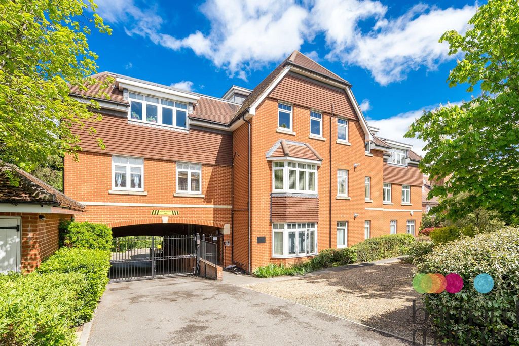 Property photo 2 of 16 Front