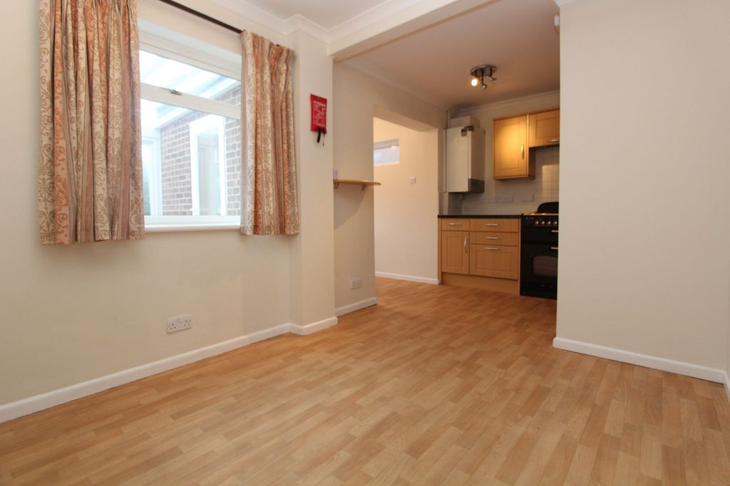 Property photo 3 of 11 Photo 04