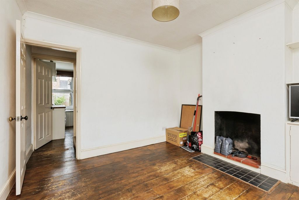 Property photo 3 of 17