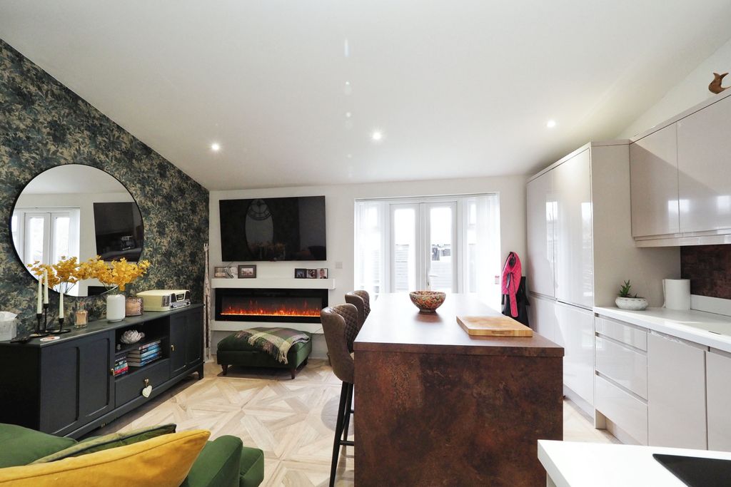 Property photo 1 of 16 Annexe Kitchen/Living Area