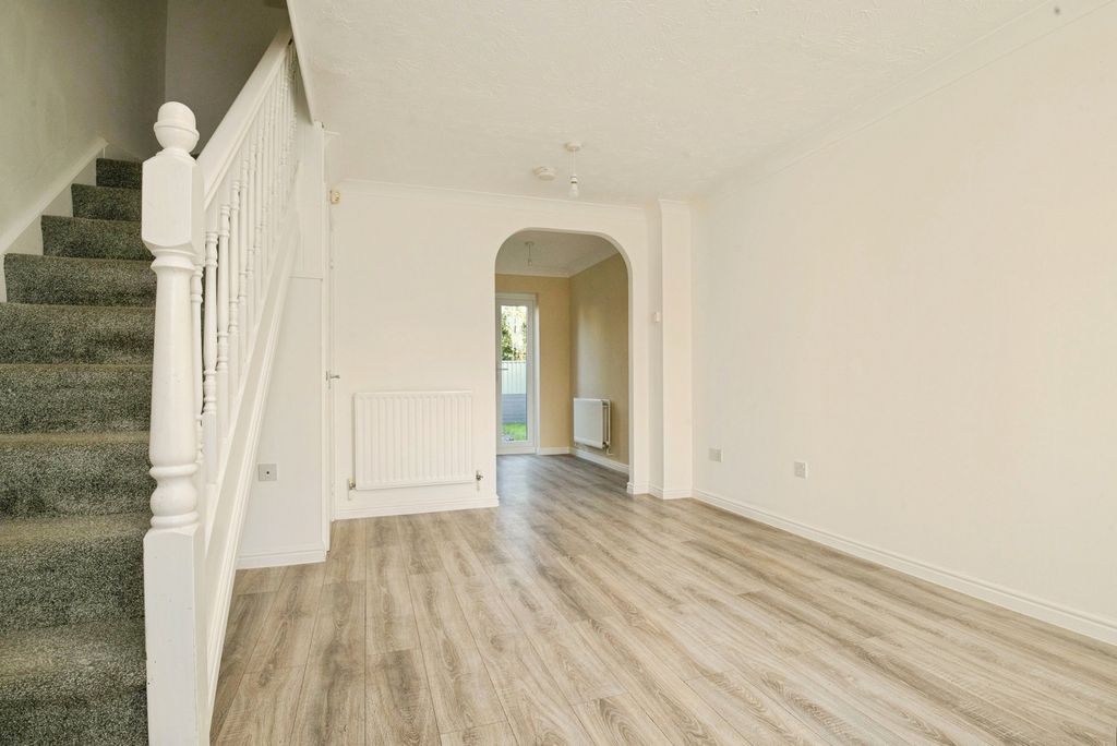 Property photo 3 of 18 Pbox-Img.Jpg