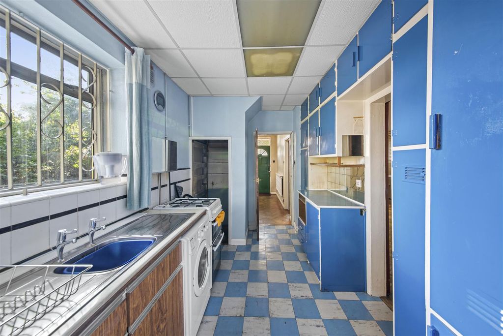 Property photo 2 of 27 7
