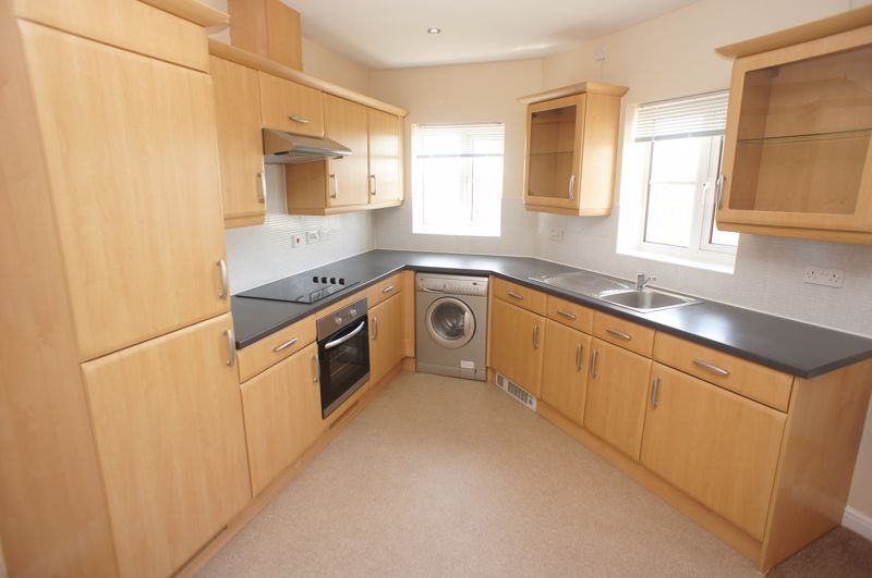 Property photo 3 of 11 Kitchen