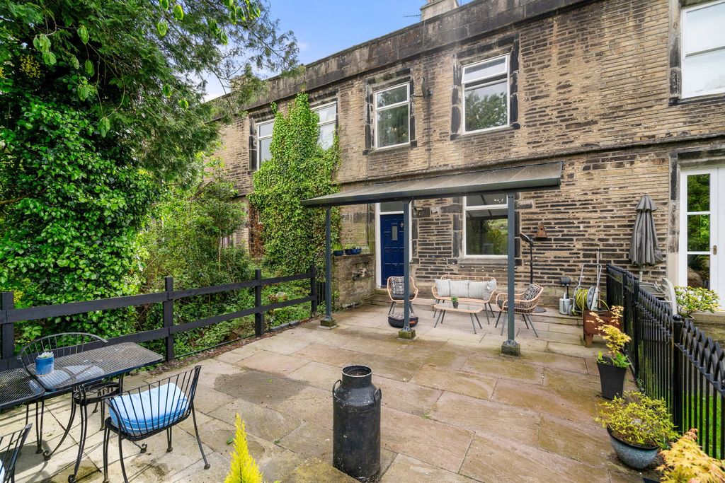 Property photo 1 of 30