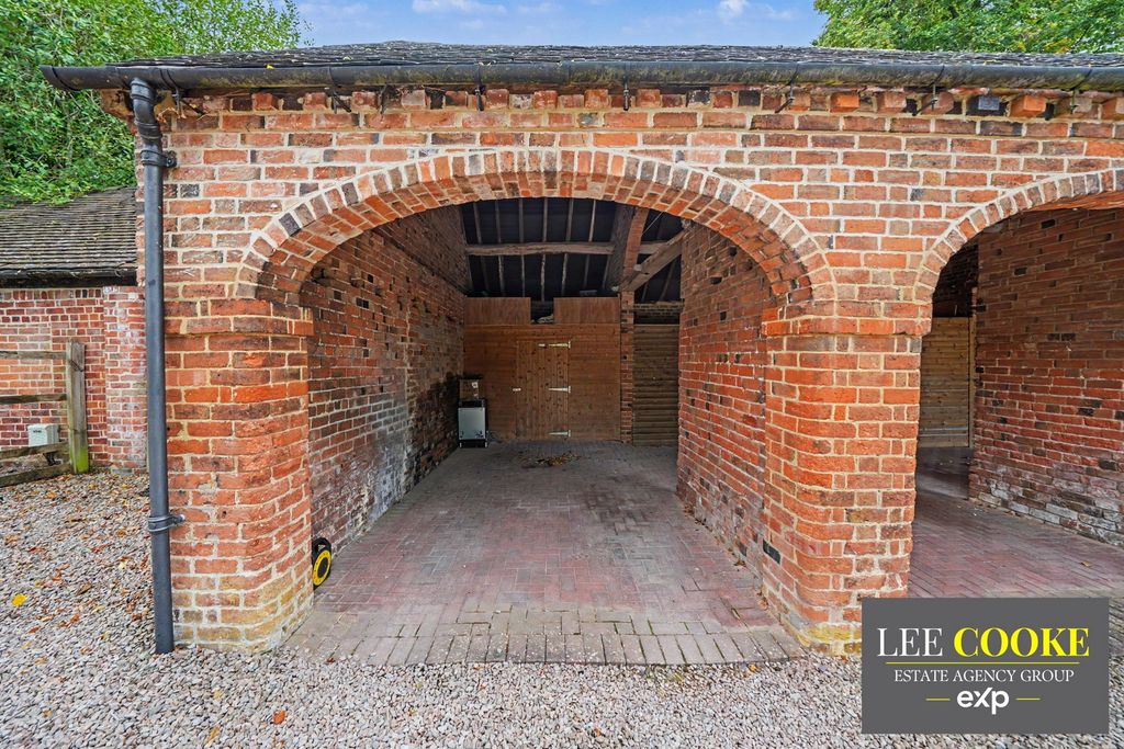 Property photo 3 of 47
