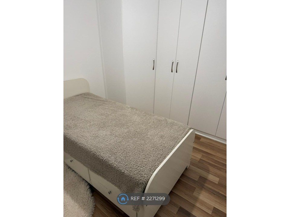 Property photo 3 of 3