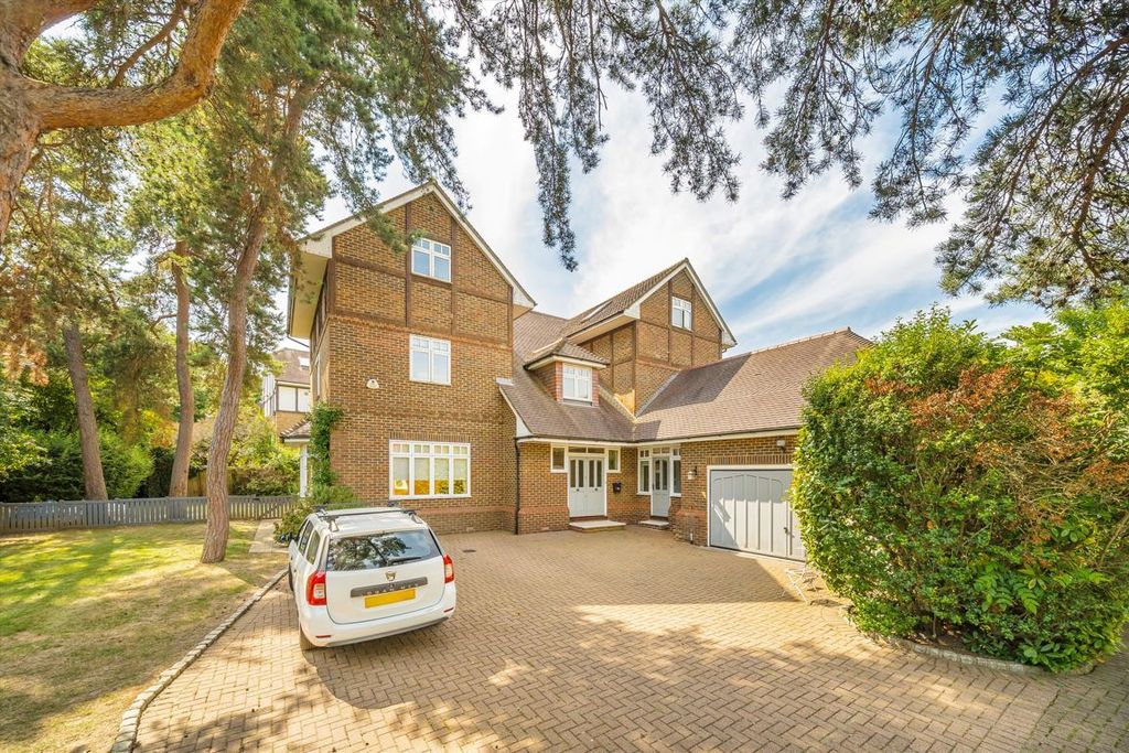 Property photo 1 of 8