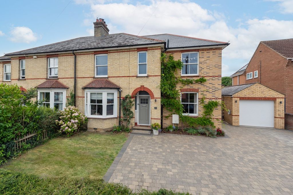 Property photo 1 of 32