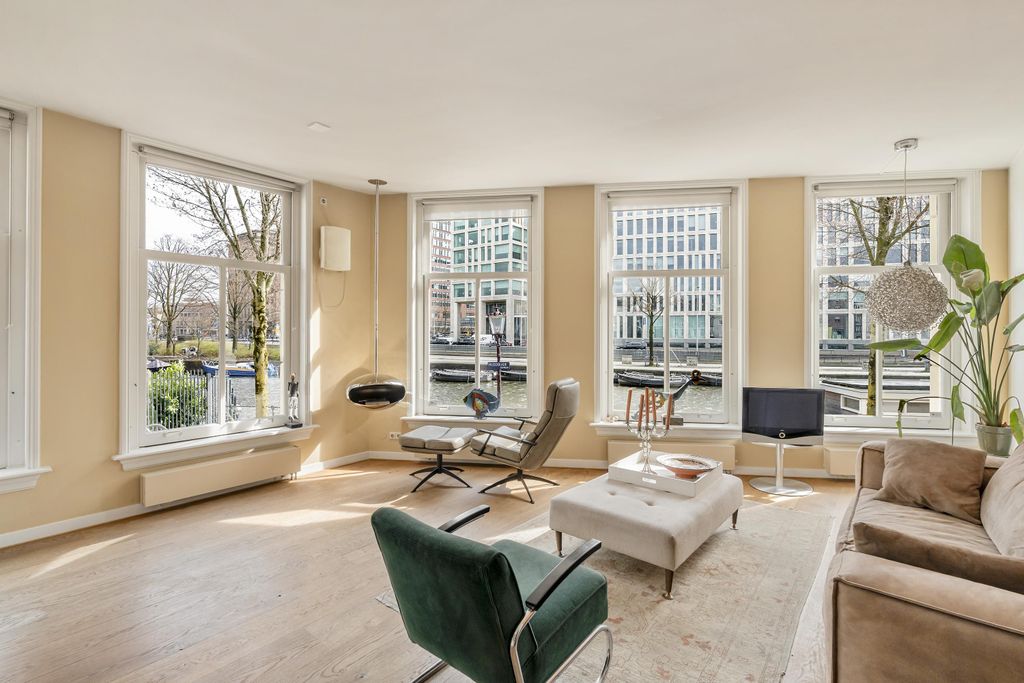 Property photo 2 of 45