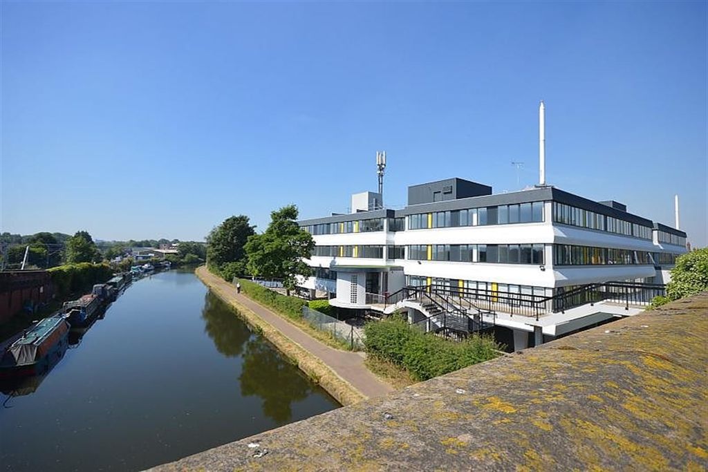 Property photo 1 of 9 (Main)