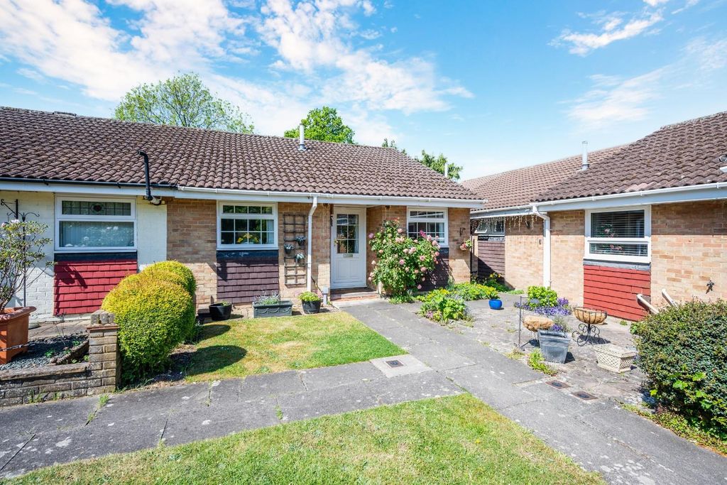 Property photo 1 of 14 Royal Drive