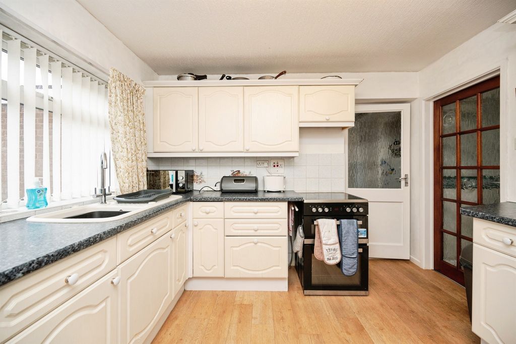 Property photo 1 of 3