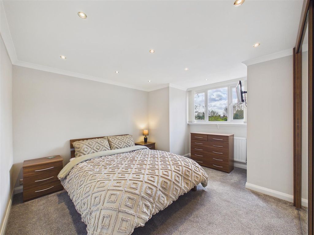 Property photo 2 of 19 Bedroom 1