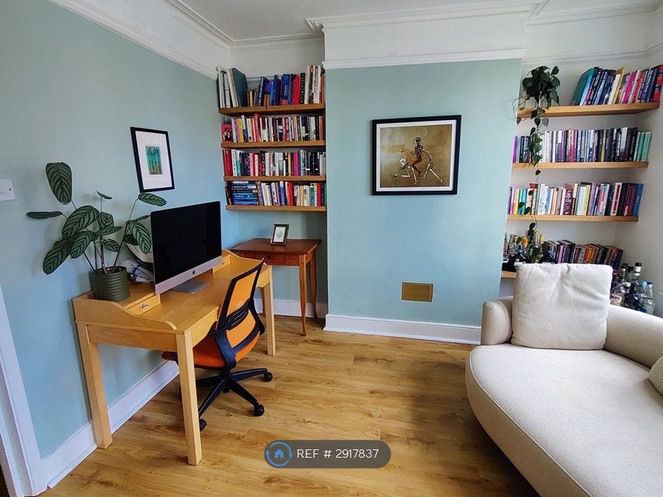 Property photo 2 of 14