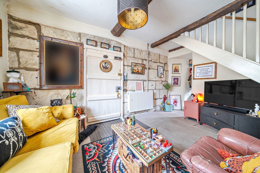 Property photo 3 of 17 Sitting Room