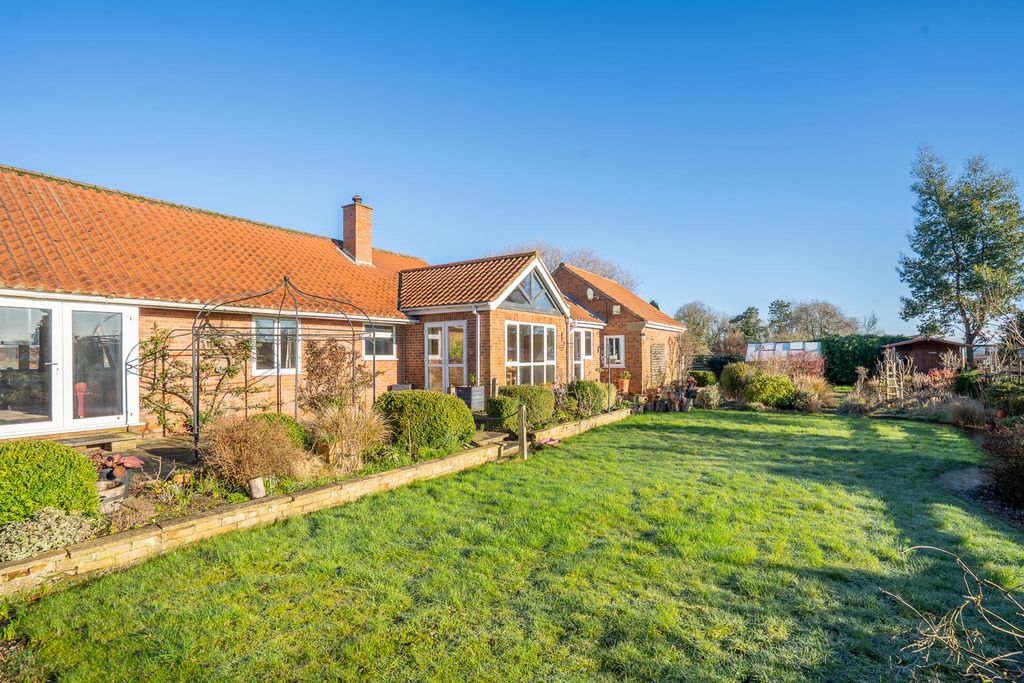 Property photo 1 of 17 Rear Garden