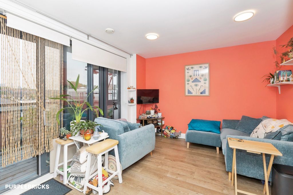 Property photo 1 of 28