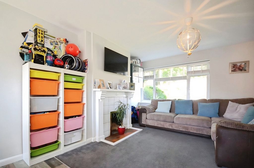 Property photo 3 of 10 Pbox-Img.Jpg