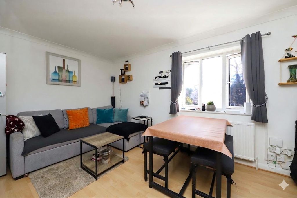 Property photo 3 of 7