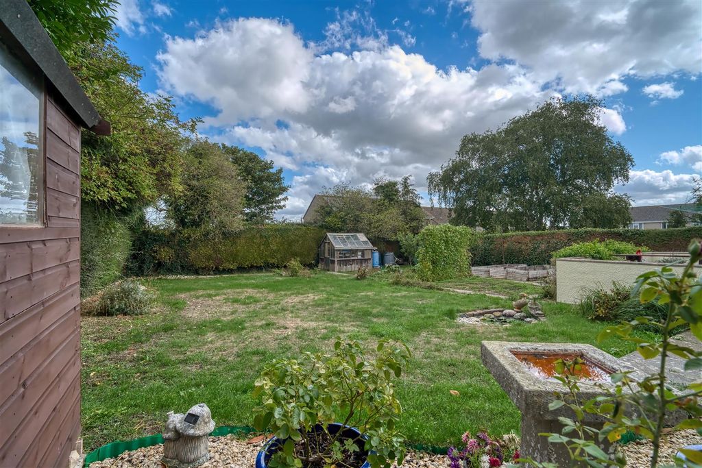 Property photo 2 of 11