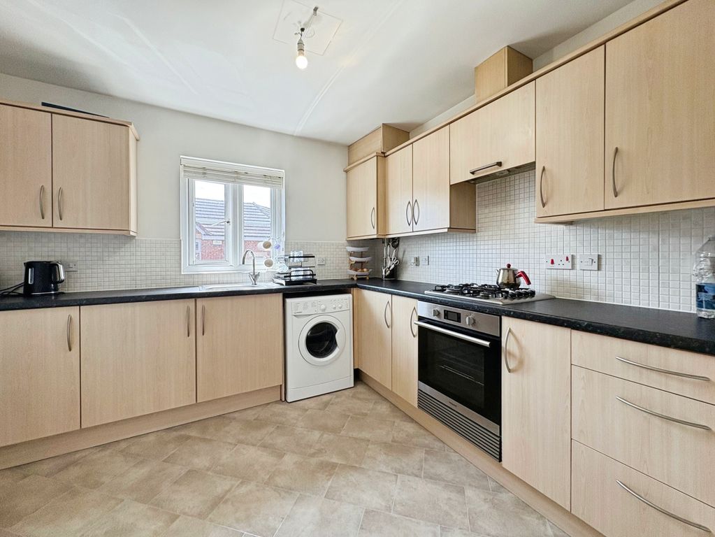 Property photo 3 of 16 Kitchen/Diner