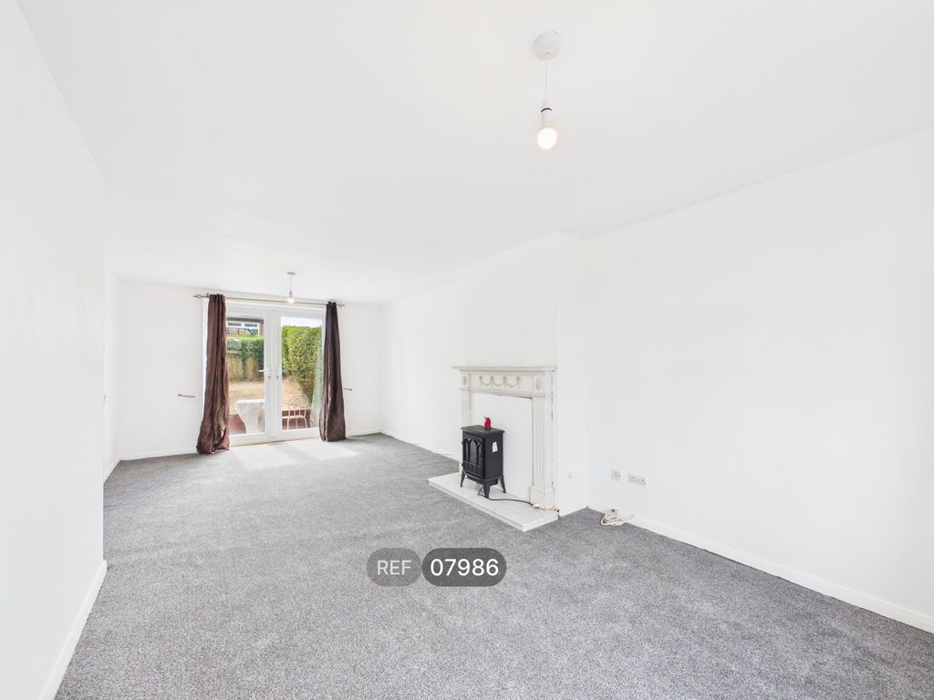 Property photo 3 of 19 Living/Dining Area