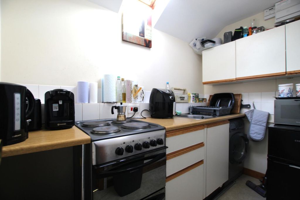 Property photo 2 of 5 Kitchen.Jpg