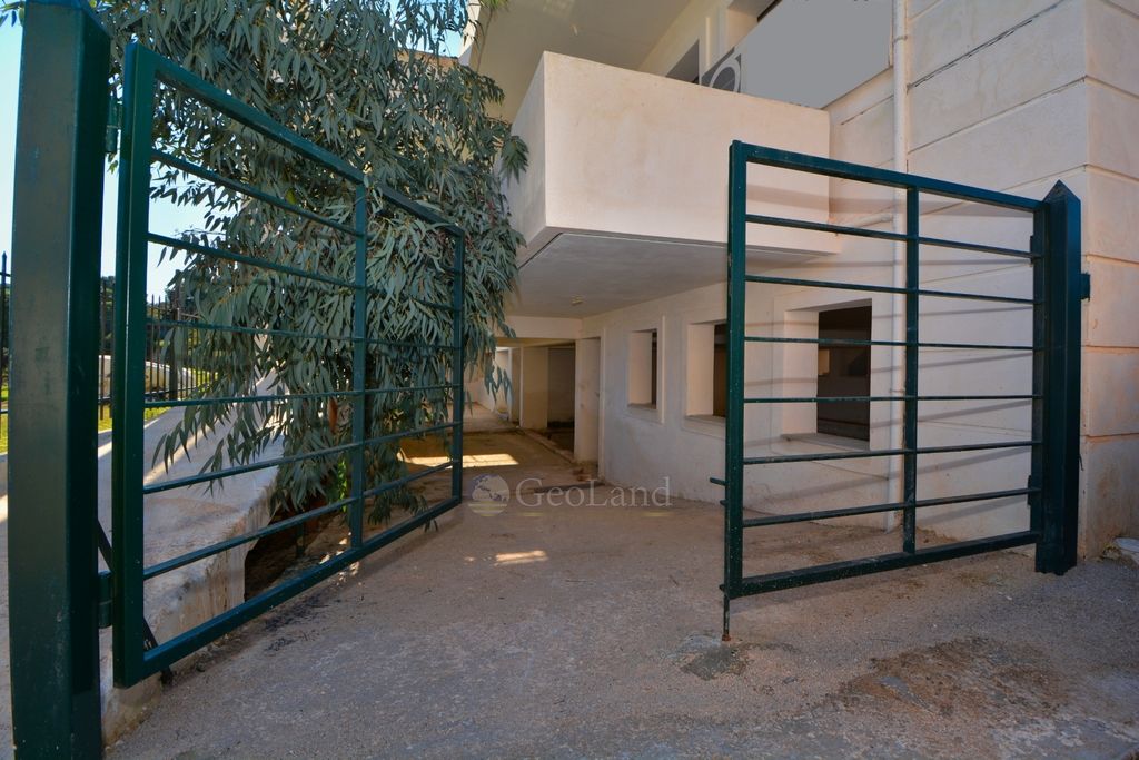 Property photo 3 of 31