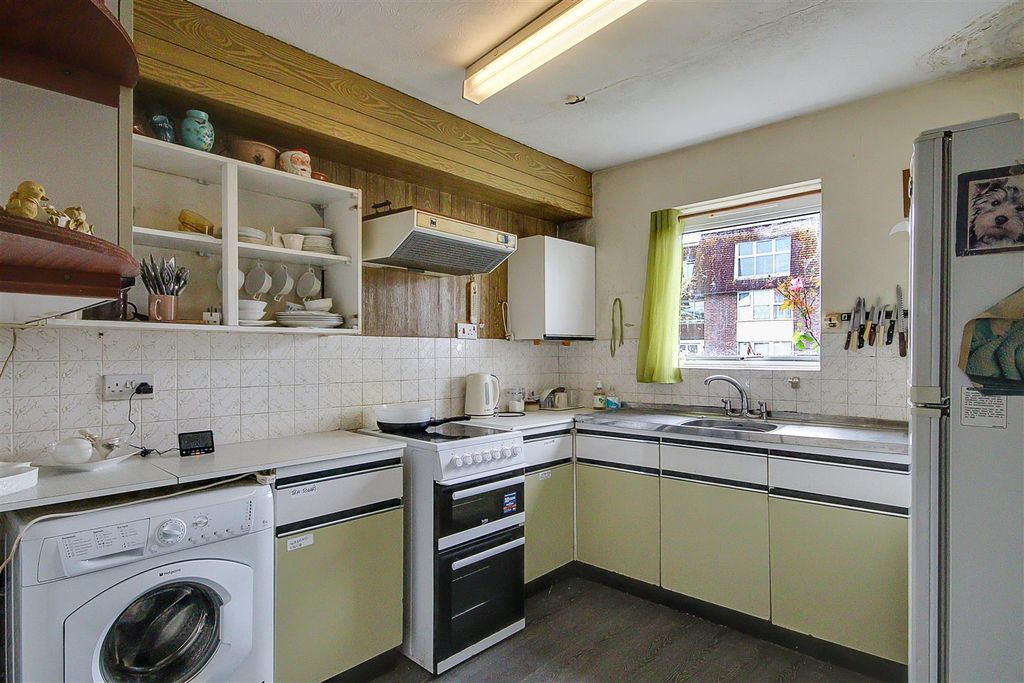Property photo 2 of 8 Img_0556-Img_0558.Jpg