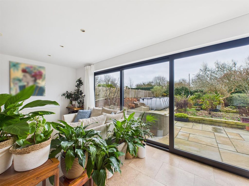 Property photo 2 of 27 Cam02295G0-Pr0388-Still009.Jpg