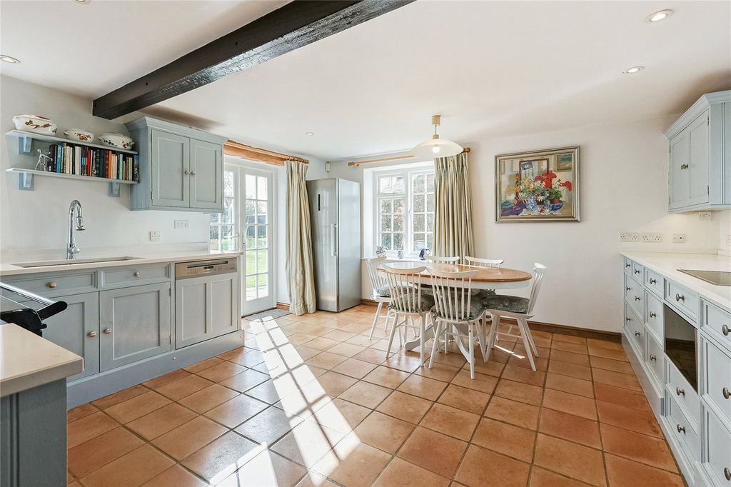 Property photo 2 of 14 Kitchen